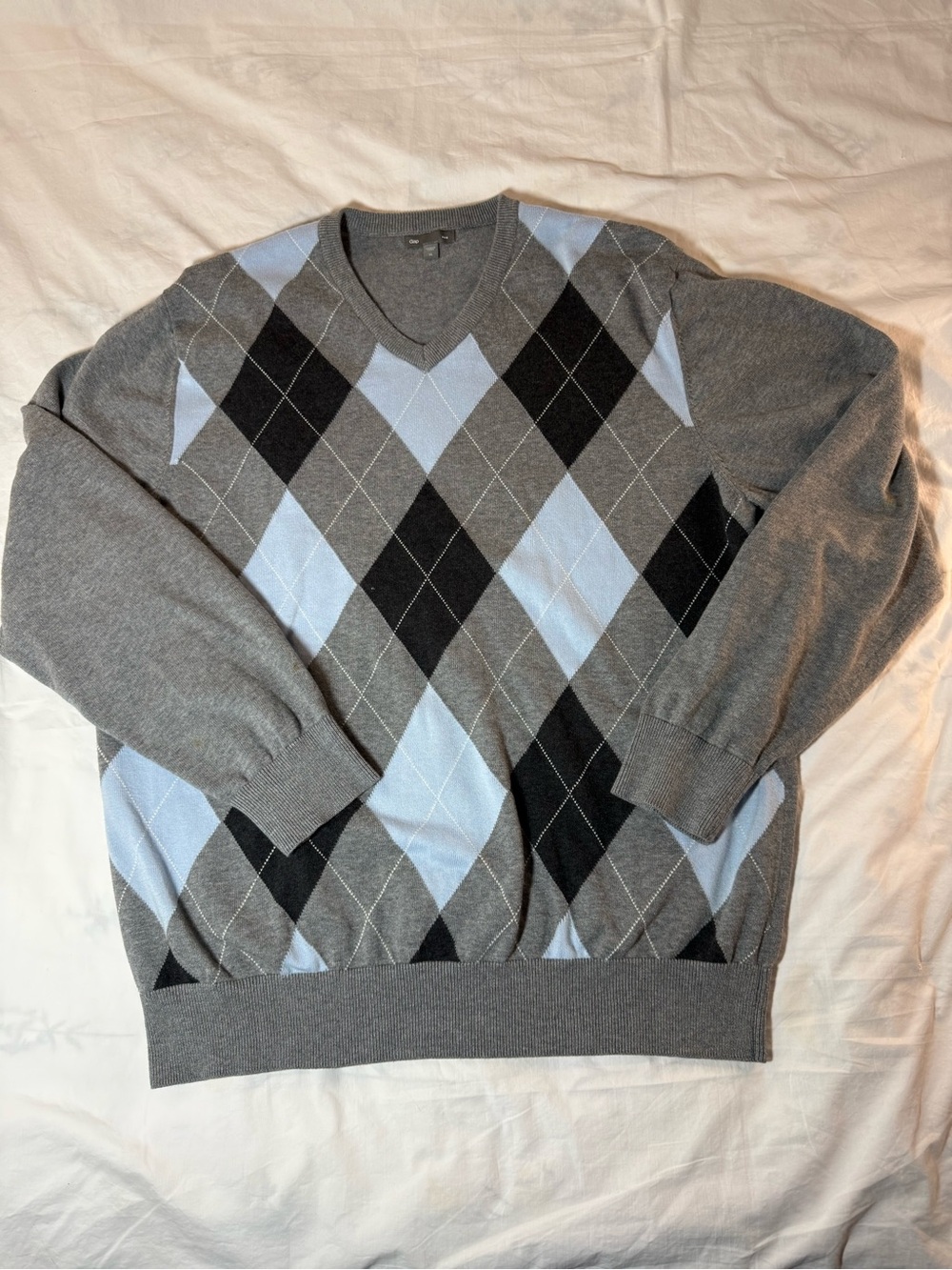 GAP Men's Gray, Light Blue & Black Argyle V-Neck Sweater Size XL